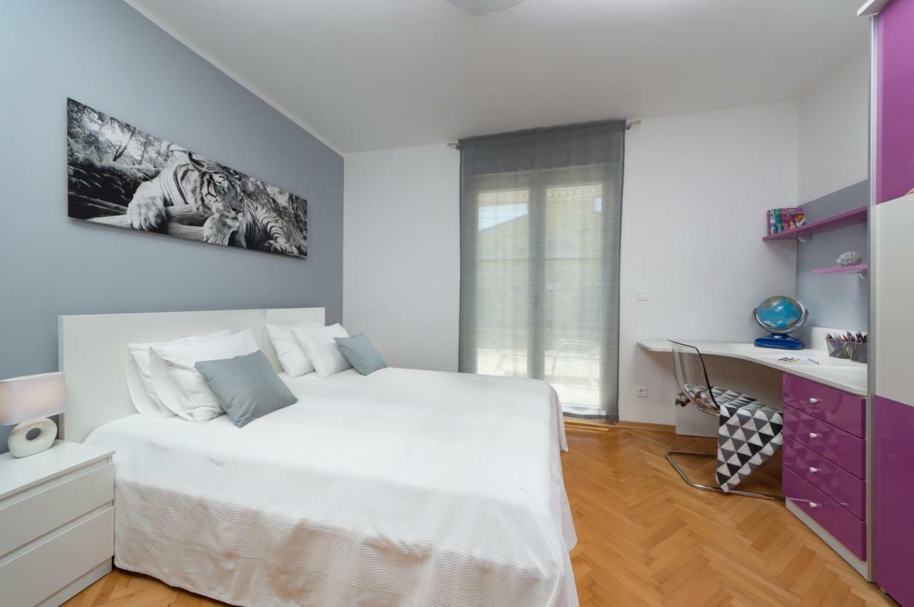 Rainbow Apartment Pula Luaran gambar