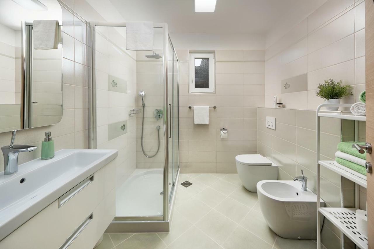 Rainbow Apartment Pula Luaran gambar