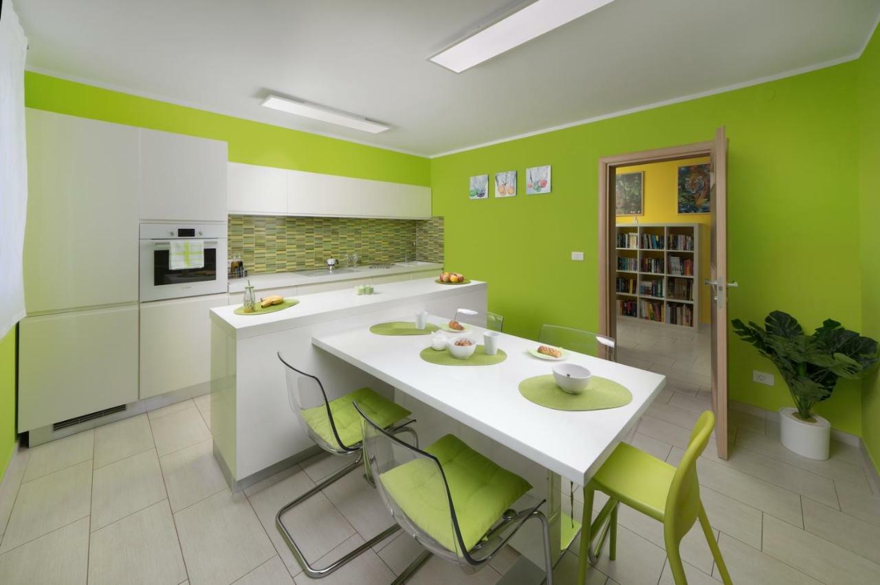 Rainbow Apartment Pula Luaran gambar