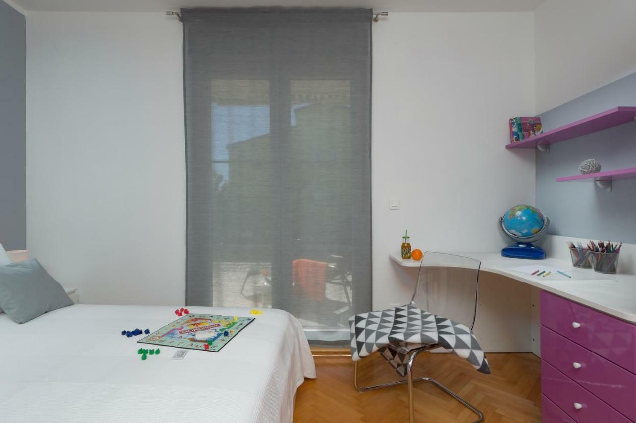 Rainbow Apartment Pula Luaran gambar