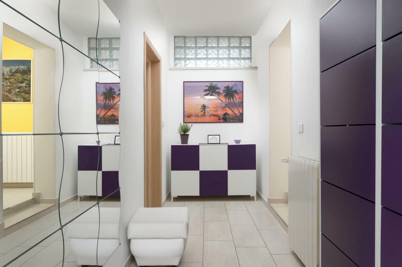 Rainbow Apartment Pula Luaran gambar